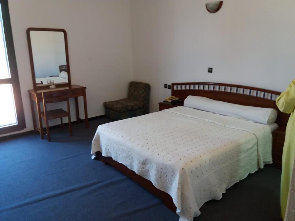 Hotel Choumis Haj Messaoud ララシュ エクステリア 写真